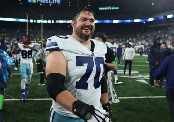 COWBOYS: Zack Martin Contract, Salary, Position, College, Weight, PFF, Jersey, Vaccinated, Retired