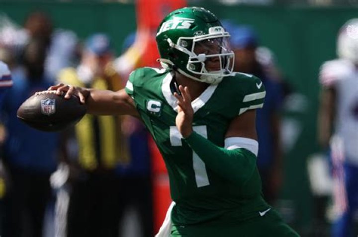 Justin Fields Profile Bio Birthday Wife Children Contract