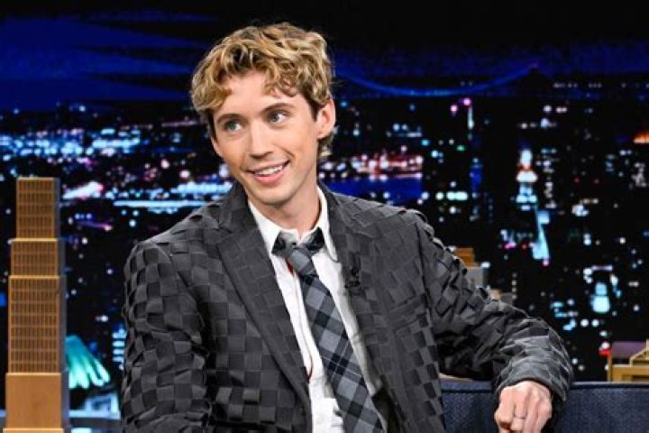 Unveiling The Musical Genius Of Troye Sivan's Boyfriend: A Promise Of Discovery
