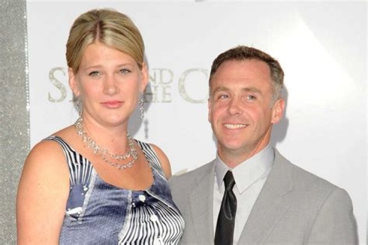 Unveiling The Story Behind David Eigenberg's Wife: An Enchanting Journey